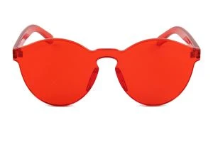 Las mujeres usan gafas de sol de fiesta